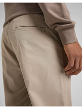 Męskie Spodnie Materiałowe Lee Relaxed Chino Stone L70XTY58 112145506